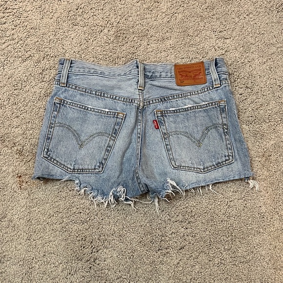 Levi’s jean shorts size 25 - Picture 2 of 2